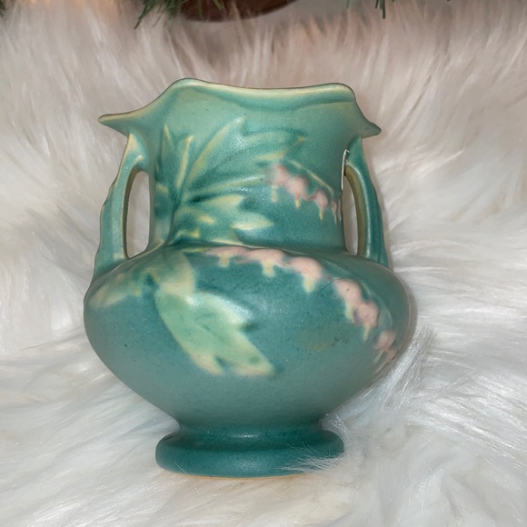 Vintage Roseville 1940 Bleeding Heart Vase